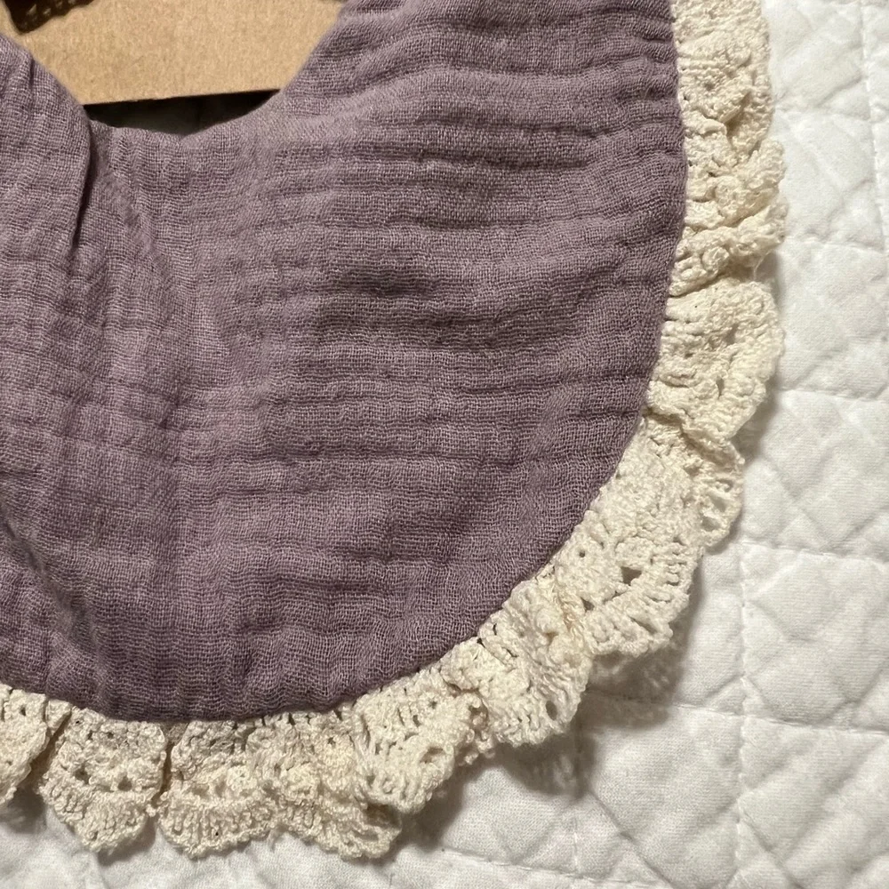 NEW Beautiful Headband and Bib Set